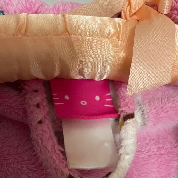 Hello Kitty Robe - Picture 5 of 7